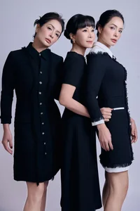 Ageless Elegance: Thuy Hang and Thuy Hanh Celebrate Fashion with Their U70 Mother in a Stunning New Photoshoot - image 4