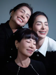 Ageless Elegance: Thuy Hang and Thuy Hanh Celebrate Fashion with Their U70 Mother in a Stunning New Photoshoot - image 0
