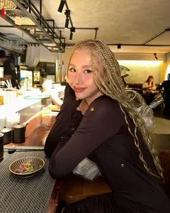 Chi Pu and Quynh Anh Shyn's Iconic Girl Squad: Redefining 'Slay' in the Fashion World - image 1