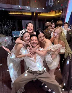 Chi Pu and Quynh Anh Shyn's Iconic Girl Squad: Redefining 'Slay' in the Fashion World - image 9