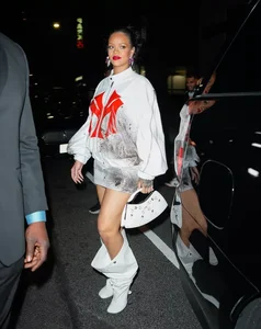 The World's Most Stylish Billionaires: Redefining Luxury Fashion and Executive Style - image 9