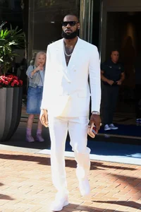 The World's Most Stylish Billionaires: Redefining Luxury Fashion and Executive Style - image 2