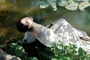 Yi Ming in Art Language Vol.10423: A Masterclass in Aesthetic Photography - image 8