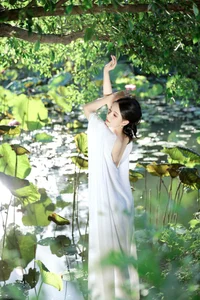 Yi Ming in Art Language Vol.10423: A Masterclass in Aesthetic Photography - image 5