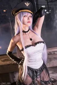Coser Yangyi: Alluring Mystery in a Striking Military Uniform - image 11