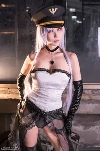 Coser Yangyi: Alluring Mystery in a Striking Military Uniform - image 14