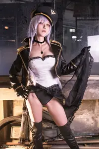 Coser Yangyi: Alluring Mystery in a Striking Military Uniform - image 16