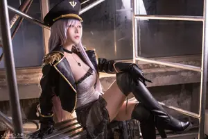 Coser Yangyi: Alluring Mystery in a Striking Military Uniform - image 6