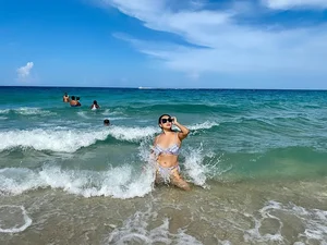 Iconic Beauty Y Phung Stuns in Latest Bikini Photoshoot: Embracing Timeless Curves and Bold Confidence - image 5