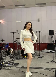 Ho Quynh Huong’s New Appearance Sparks Intense Discussion Among Music Fans - image 5