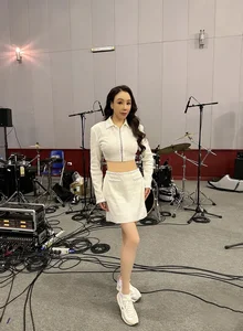 Ho Quynh Huong’s New Appearance Sparks Intense Discussion Among Music Fans - image 3