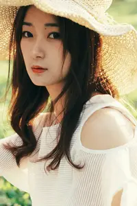 Xiao Ming Shines in Summer Sun: Pure Beauty of YiTuYu Vol.8801 - image 17