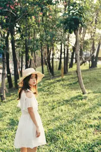 Xiao Ming Shines in Summer Sun: Pure Beauty of YiTuYu Vol.8801 - image 4