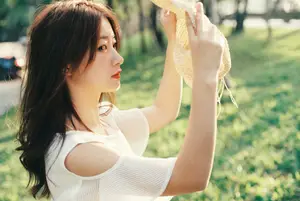 Xiao Ming Shines in Summer Sun: Pure Beauty of YiTuYu Vol.8801 - image 12