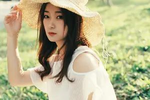 Xiao Ming Shines in Summer Sun: Pure Beauty of YiTuYu Vol.8801 - image 25