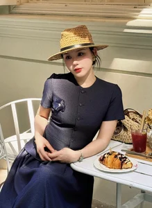 Hot Girl In Cheng Captivates with Elegant and Royal Aesthetic - image 3