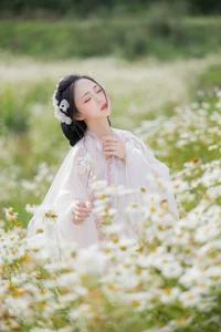 Aesthetic Visuals in YiTuYu Art Language Vol.4383 Qian Mo Hong Chen - image 11