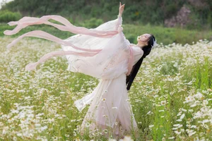 Aesthetic Visuals in YiTuYu Art Language Vol.4383 Qian Mo Hong Chen - image 4