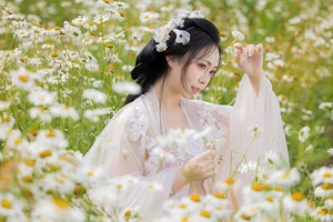 Aesthetic Visuals in YiTuYu Art Language Vol.4383 Qian Mo Hong Chen - image 5