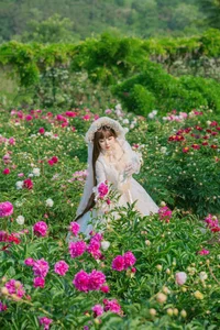 YiTuYu Art Language Vol.10465: An Extensive 67-Photo Gallery Featuring Liu Liu - image 6