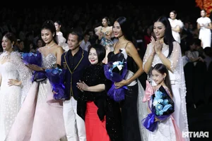 Vietnamese Fashion Icons Hoang Thuy and Thanh Hang Showcase Stunning Styles in New Exclusive Fashion Gallery - image 17