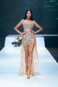Vietnamese Fashion Icons Hoang Thuy and Thanh Hang Showcase Stunning Styles in New Exclusive Fashion Gallery - image 15