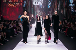 Vietnamese Fashion Icons Hoang Thuy and Thanh Hang Showcase Stunning Styles in New Exclusive Fashion Gallery - image 20