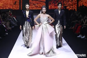 Vietnamese Fashion Icons Hoang Thuy and Thanh Hang Showcase Stunning Styles in New Exclusive Fashion Gallery - image 1
