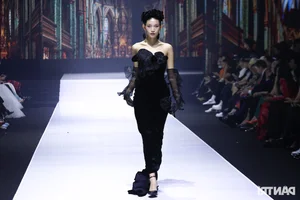 Vietnamese Fashion Icons Hoang Thuy and Thanh Hang Showcase Stunning Styles in New Exclusive Fashion Gallery - image 22