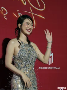 Red Carpet Glamour: Vietnamese Actresses Shine at the 2024 Golden Kite Awards Ceremony - image 6