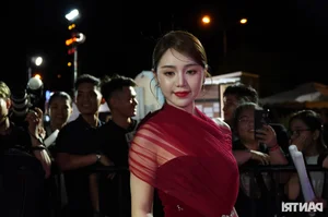 Red Carpet Glamour: Vietnamese Actresses Shine at the 2024 Golden Kite Awards Ceremony - image 1