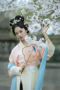 YiTuYu Art Language Vol.10110 Ting Er Exclusive 14P Photography Set - image 4