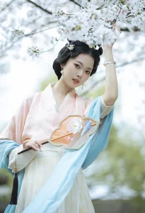 YiTuYu Art Language Vol.10110 Ting Er Exclusive 14P Photography Set - image 8