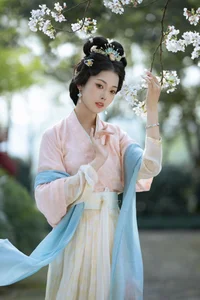 YiTuYu Art Language Vol.10110 Ting Er Exclusive 14P Photography Set - image 1