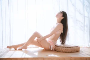 Elegant Pink Aesthetic Cosplay and Fashion Photography by Meng Ya Er: A Stunning 46-Image Collection of Soft Pastel Style - image 3