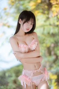 Elegant Pink Aesthetic Cosplay and Fashion Photography by Meng Ya Er: A Stunning 46-Image Collection of Soft Pastel Style - image 18