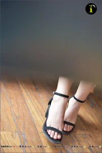 Elegant Barefoot Photography Collection Featuring Model Qiqi - IESS 003 Gallery - image 82