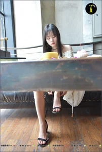 Elegant Barefoot Photography Collection Featuring Model Qiqi - IESS 003 Gallery - image 63