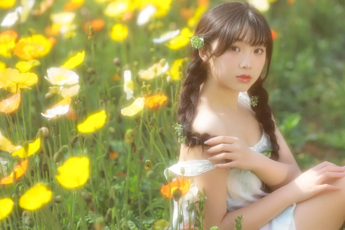 Elegant Portraiture: Yao Xin Zai Zhang Ge in YiTuYu Art Language Vol.4242