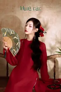 VGU No.192 Graceful Woman in Stunning Red Hanfu & Traditional Fan 1000024611 - image 8
