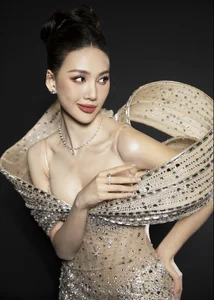 Miss Universe Vietnam Bui Quynh Hoa Shines in Daring Sheer Fashion and Elegant Evening Gowns - image 0