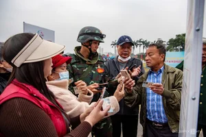 Massive Crowds Gather for the International Defense Exhibition: A Showcase of Military Innovation - image 1
