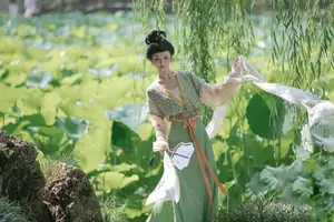 Chi Yan Zai Zhe Li in Lotus Pond, YiTuYu Vol.8730 | Captivating Ancient Beauty - image 12