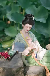 Chi Yan Zai Zhe Li in Lotus Pond, YiTuYu Vol.8730 | Captivating Ancient Beauty - image 9
