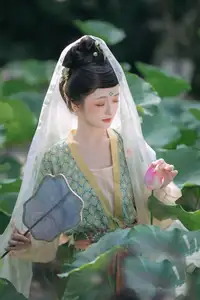 Chi Yan Zai Zhe Li in Lotus Pond, YiTuYu Vol.8730 | Captivating Ancient Beauty - image 10
