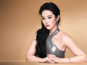 Liu Yifei Radiates Ethereal Beauty in Exquisite Haute Couture Fashion Gallery - image 6