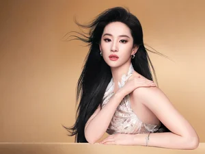 Liu Yifei Radiates Ethereal Beauty in Exquisite Haute Couture Fashion Gallery - image 1