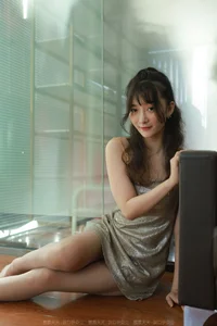 Qiu Qiu Presents the Stunning Gold Wrapped in Silver Hosiery Collection by IESS - image 9