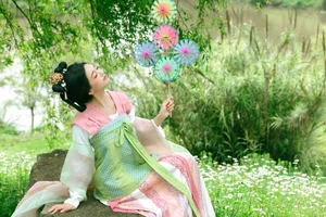 YiTuYu Art Language Vol.7455 Leng Ku Wang Ye: Bold and Stylistic Visuals - image 4