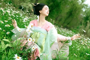 YiTuYu Art Language Vol.7455 Leng Ku Wang Ye: Bold and Stylistic Visuals - image 0